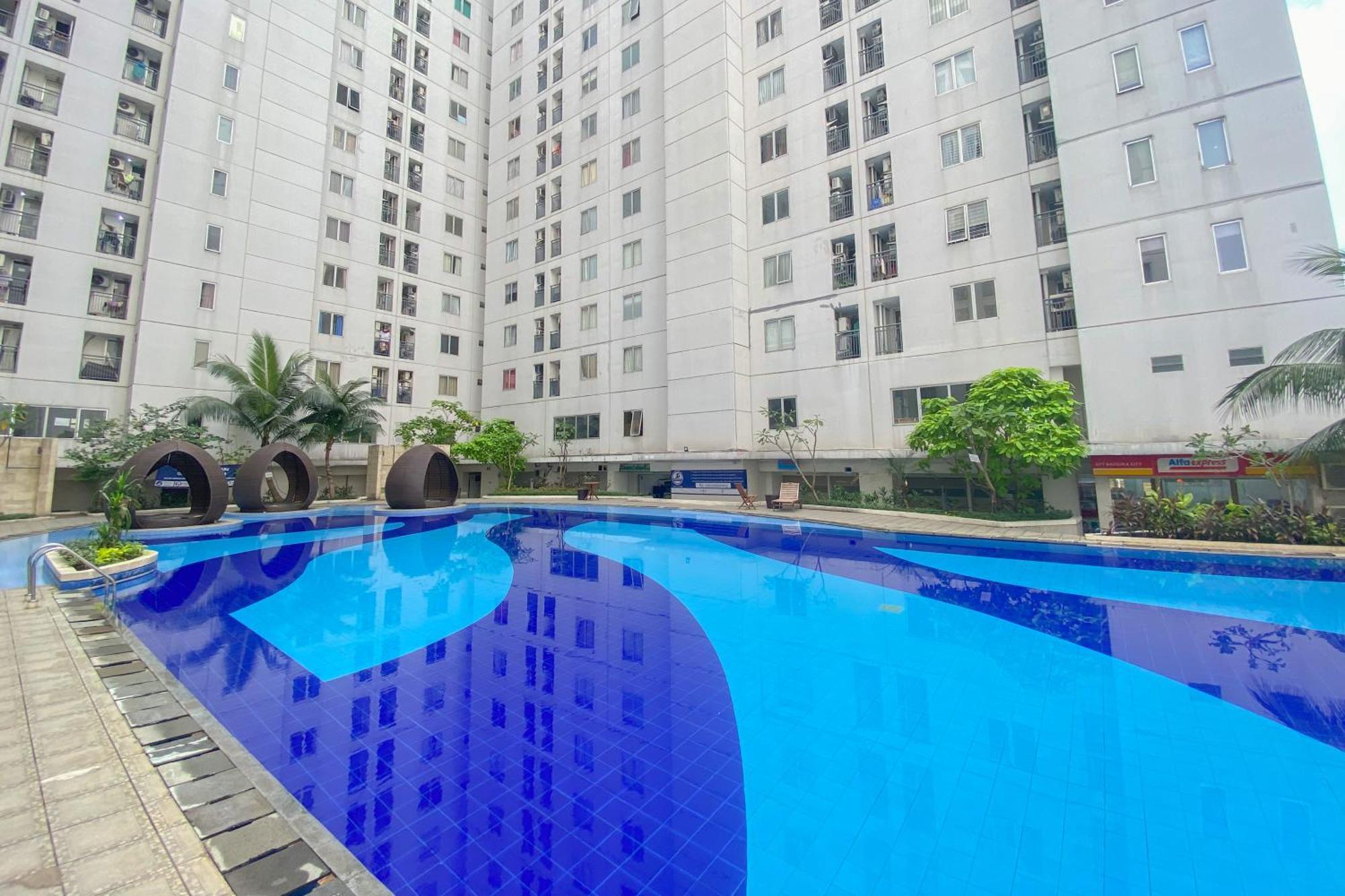 Spacious And Comfortable 2br At Bassura Near Mall By Travelio
